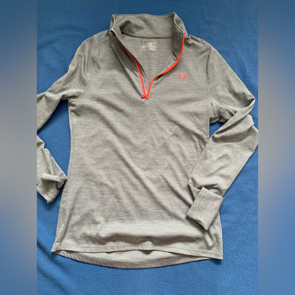 Under Armour 1/4 zip. Size S